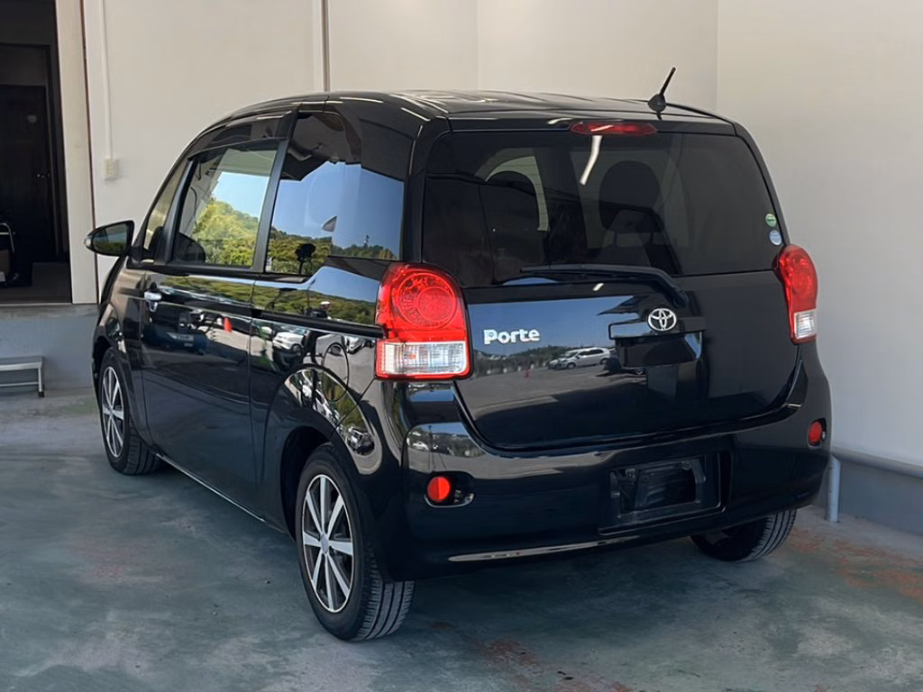 TOYOTA PORTE
