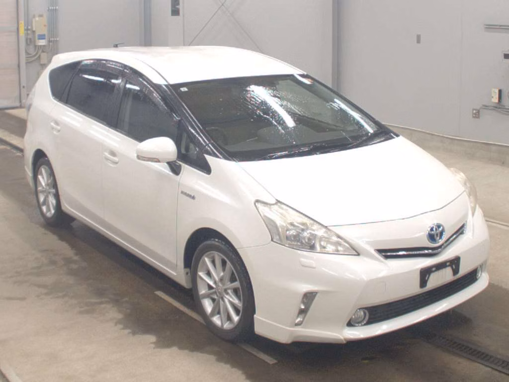 TOYOTA PRIUS ALPHA