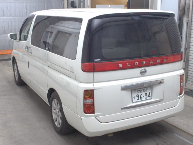 NISSAN ELGRAND