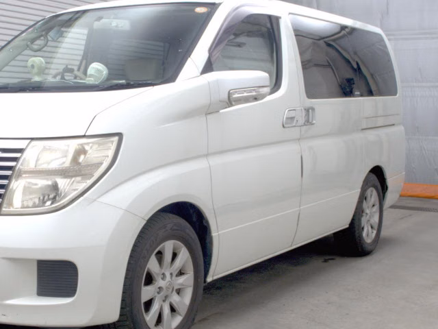 NISSAN ELGRAND