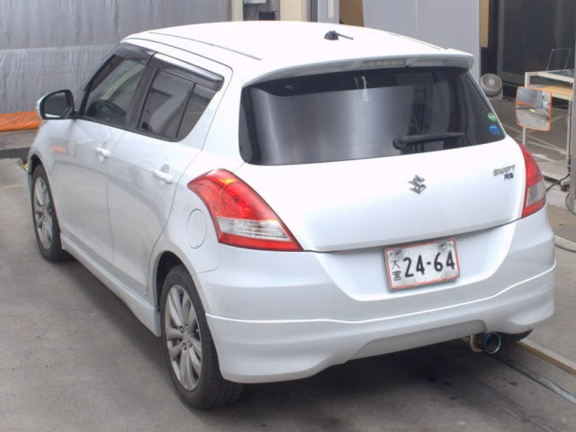 SUZUKI SWIFT