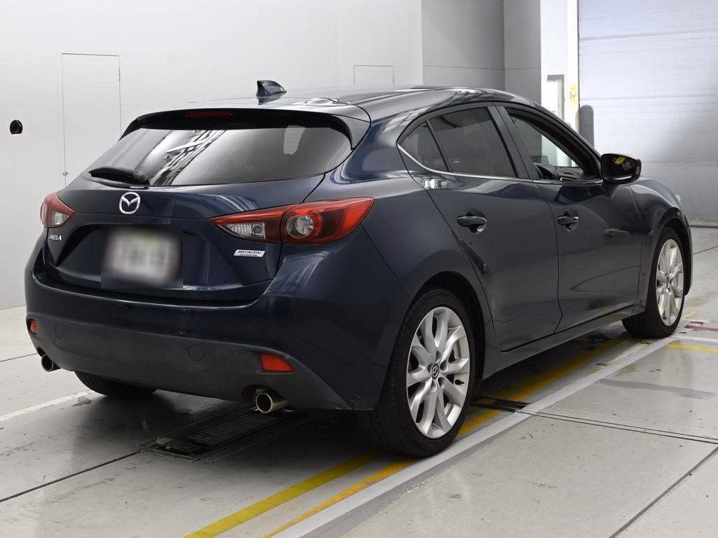MAZDA AXELA