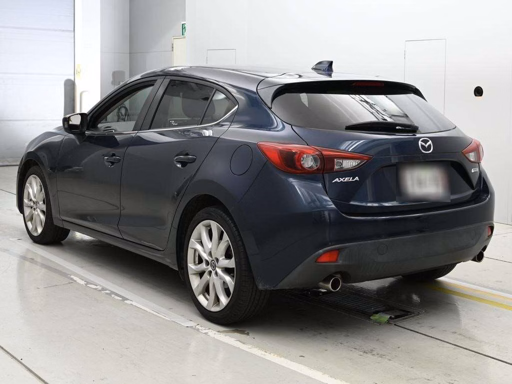 MAZDA AXELA