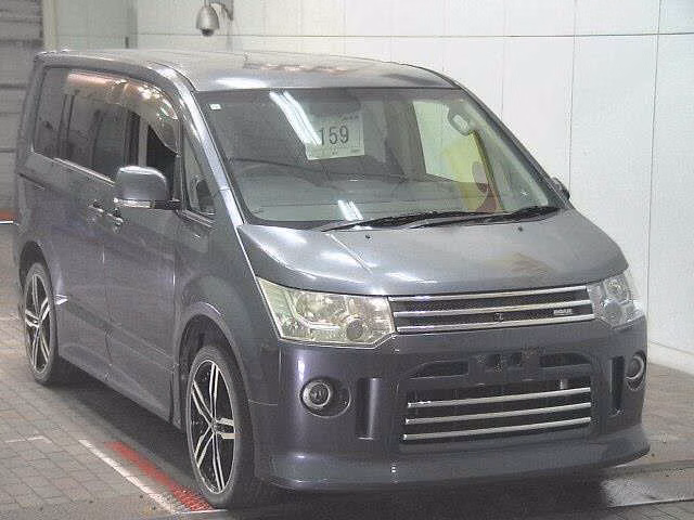 MITSUBISHI DELICA D:5