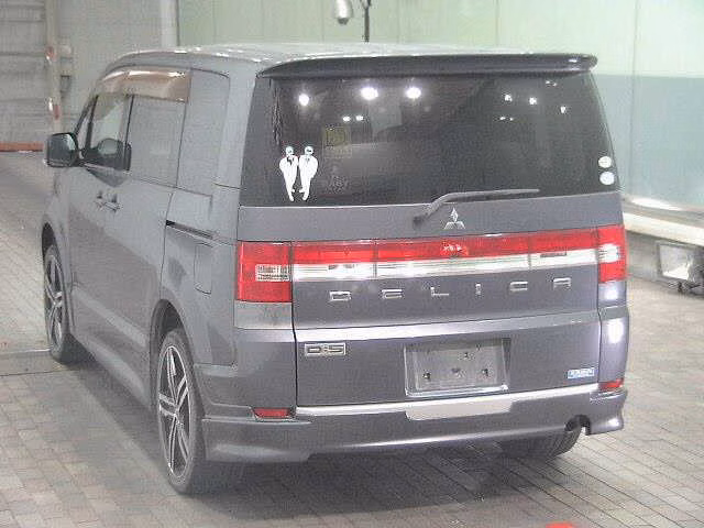 MITSUBISHI DELICA D:5