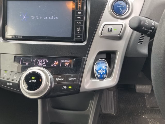 TOYOTA PRIUS ALPHA