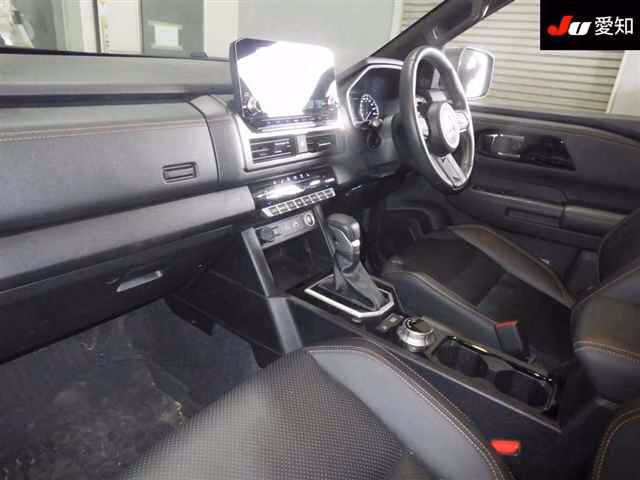 MITSUBISHI TRITON