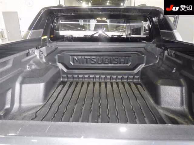 MITSUBISHI TRITON