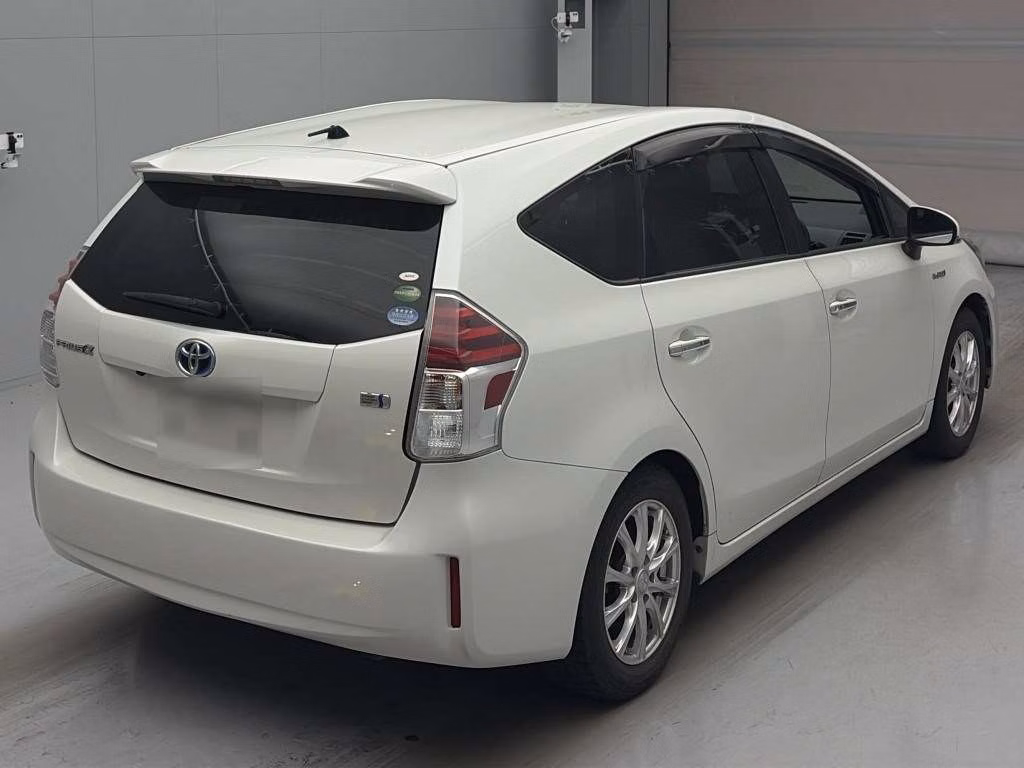 TOYOTA PRIUS ALPHA