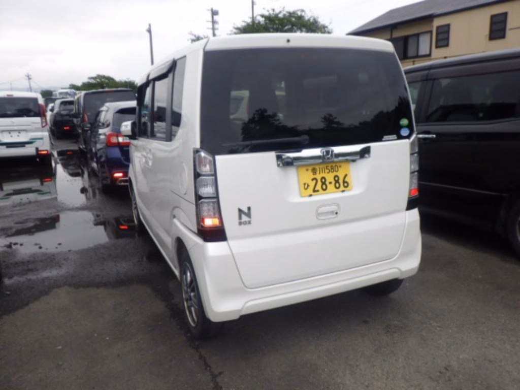 HONDA N-BOX