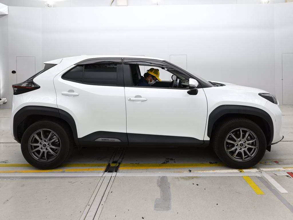 TOYOTA YARIS CROSS