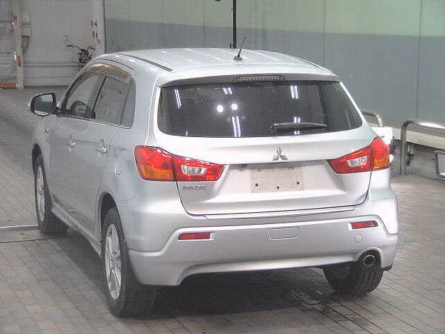 MITSUBISHI RVR