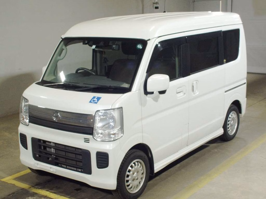 NISSAN NV100 CLIPPER