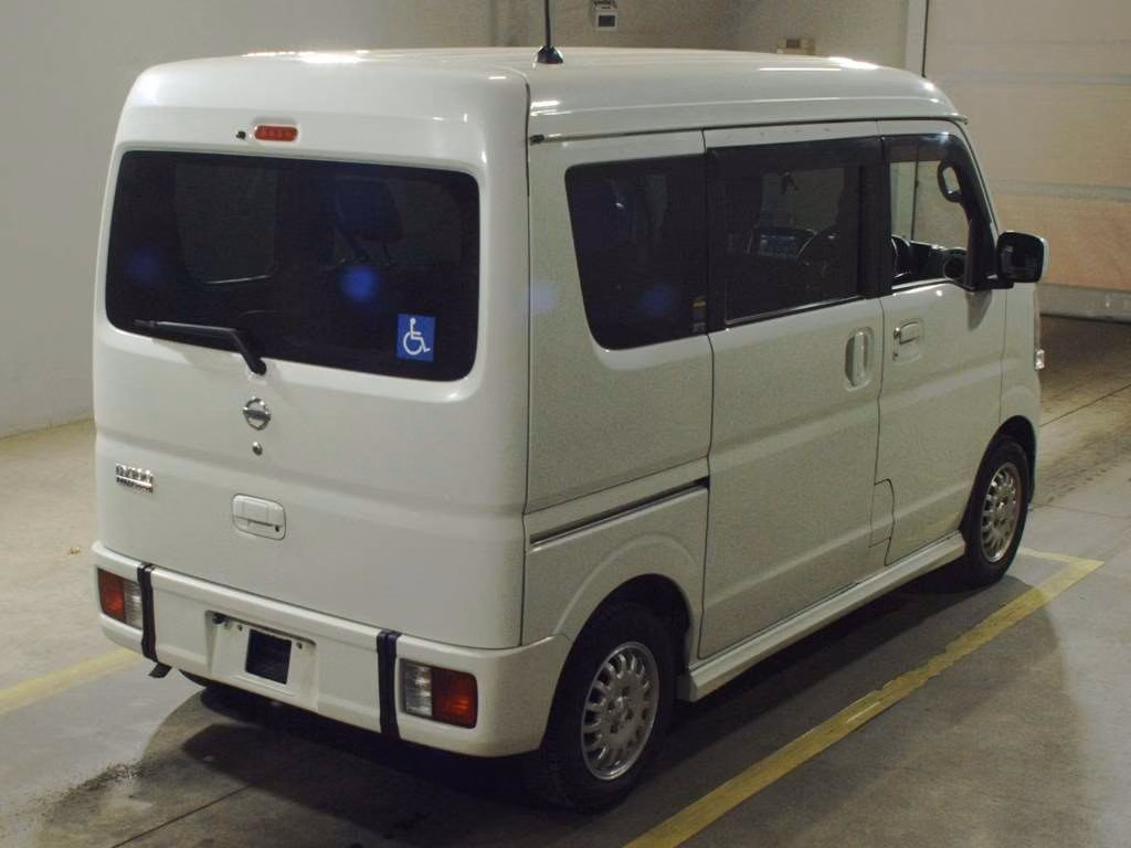 NISSAN NV100 CLIPPER