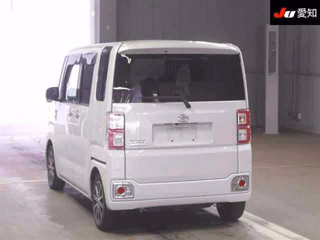 TOYOTA PIXIS MEGA