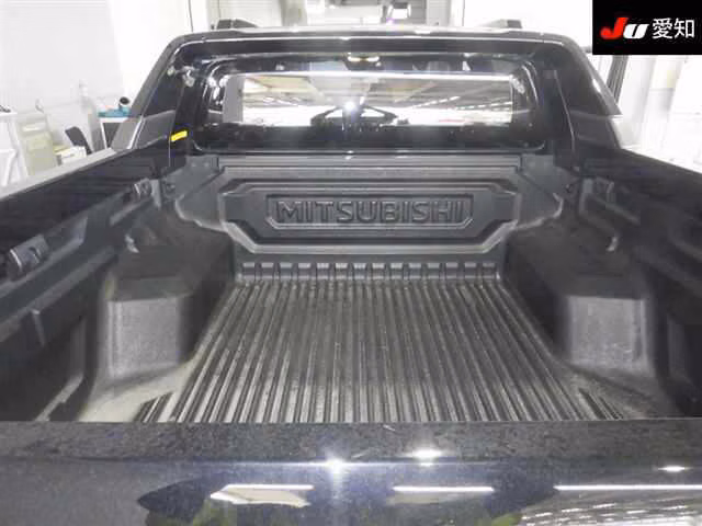 MITSUBISHI TRITON