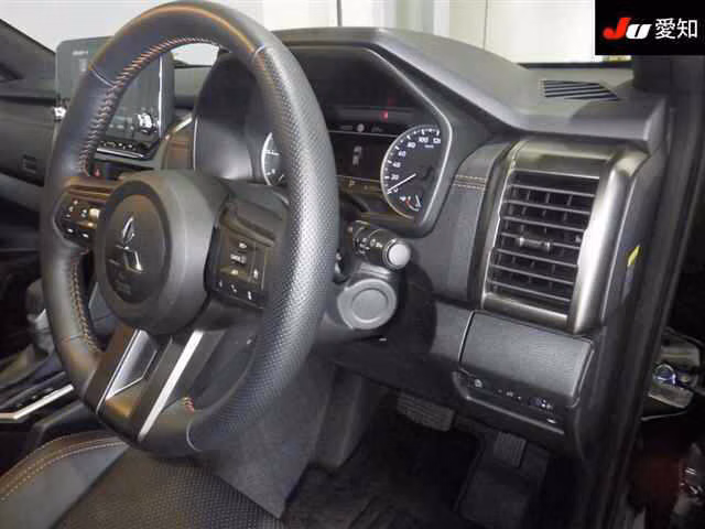 MITSUBISHI TRITON