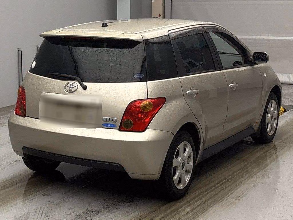 TOYOTA IST
