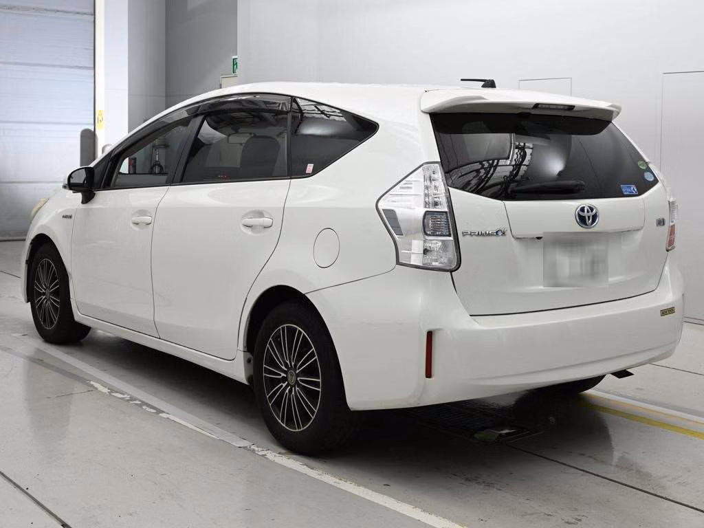 TOYOTA PRIUS ALPHA