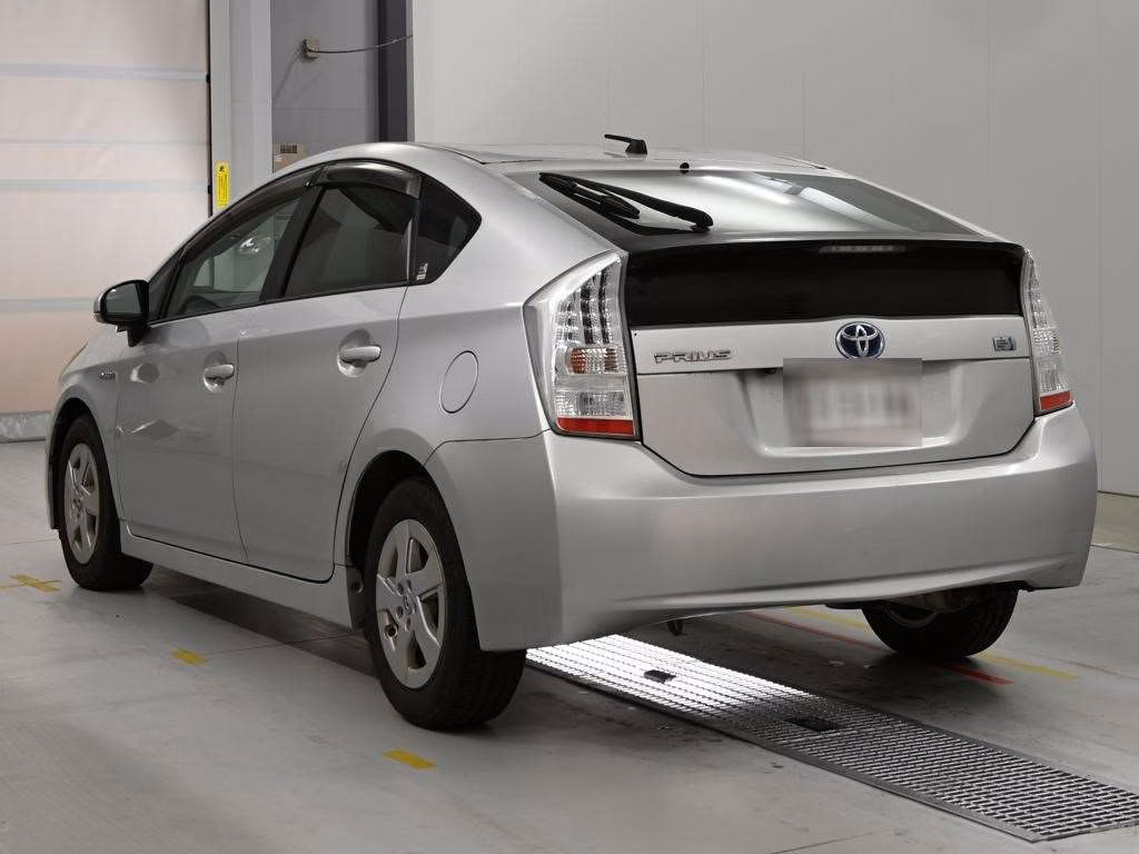 TOYOTA PRIUS