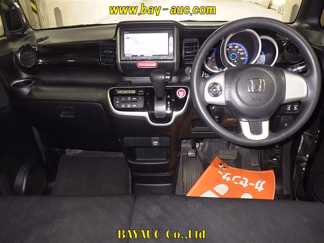 HONDA N-BOX