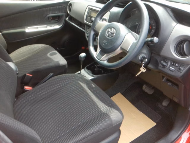 TOYOTA VITZ
