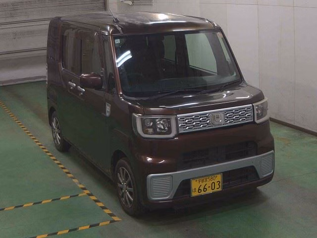 DAIHATSU WAKE