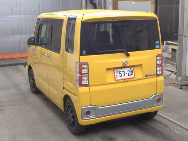 DAIHATSU WAKE