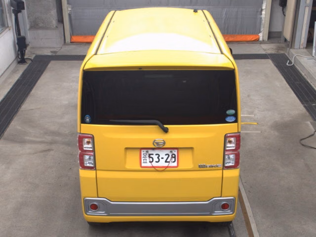 DAIHATSU WAKE