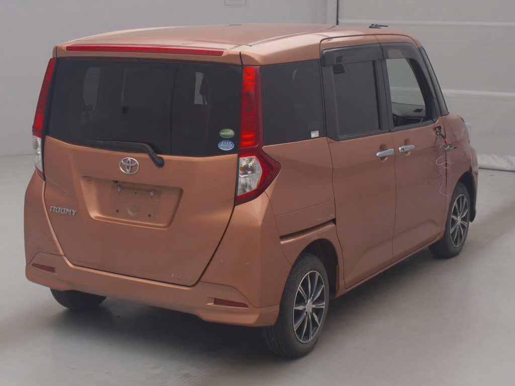 TOYOTA ROOMY