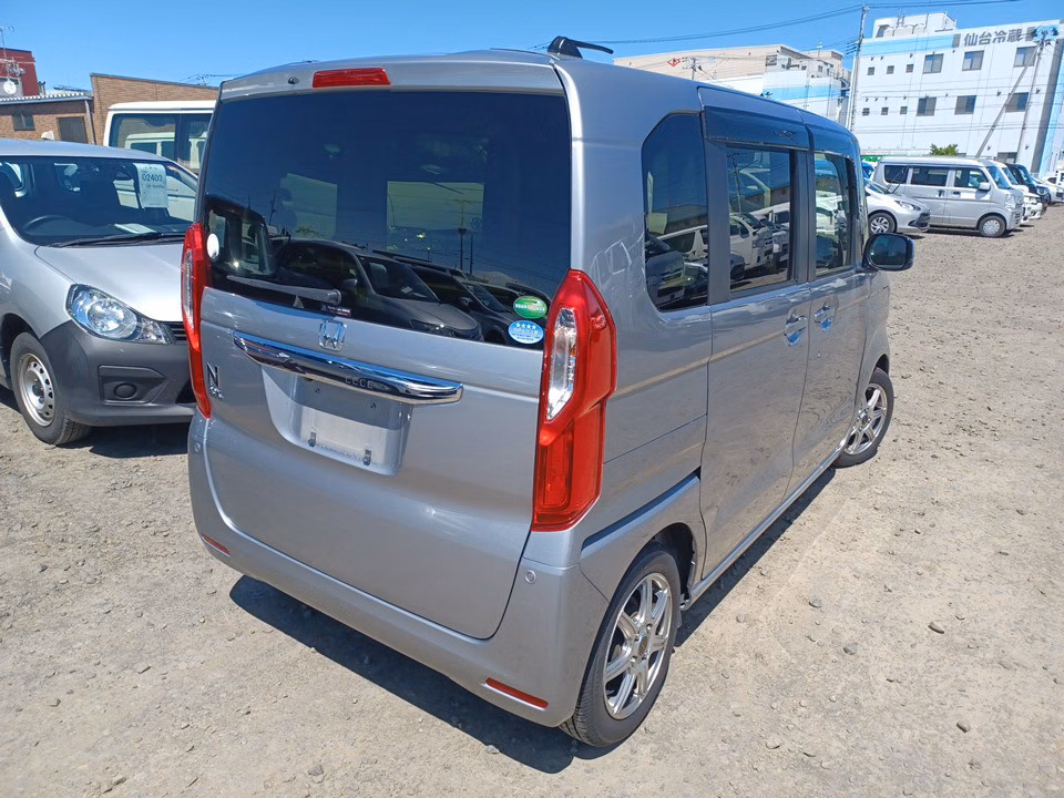 HONDA N-BOX