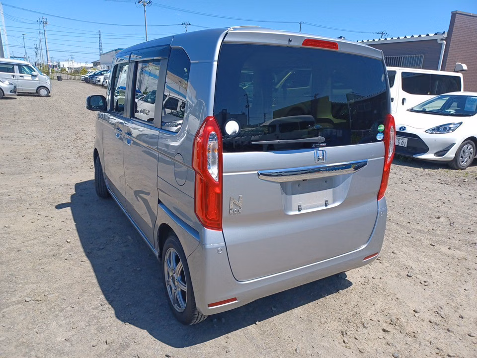 HONDA N-BOX