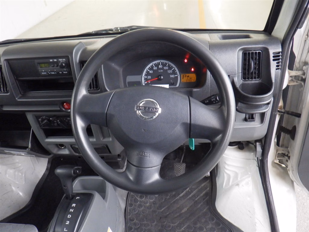 NISSAN NV100 CLIPPER