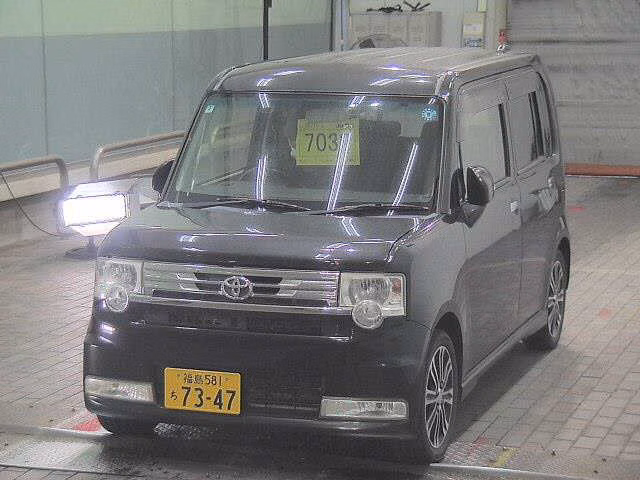 TOYOTA PIXIS SPACE