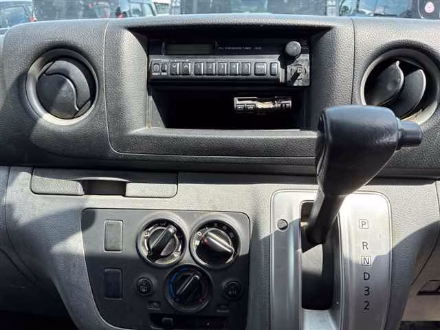 NISSAN NV350 CARAVAN