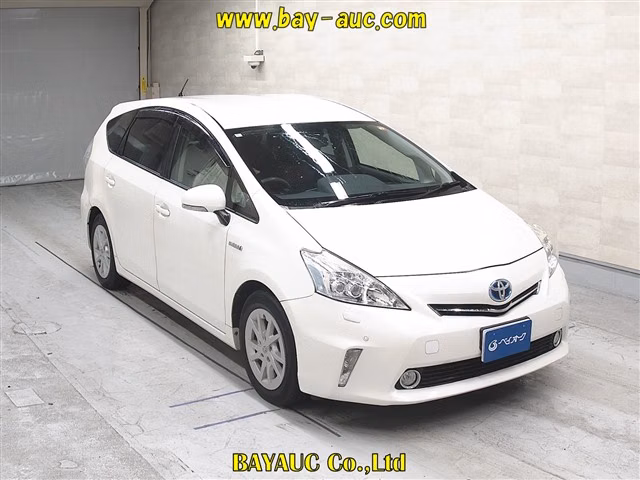 TOYOTA PRIUS ALPHA