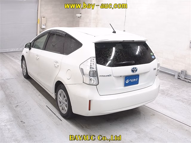 TOYOTA PRIUS ALPHA