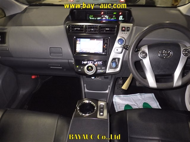 TOYOTA PRIUS ALPHA