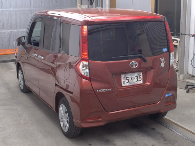 TOYOTA ROOMY