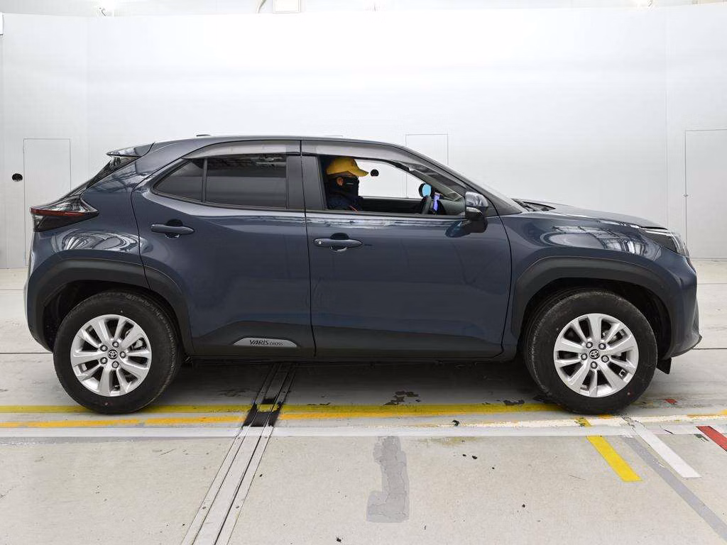 TOYOTA YARIS CROSS