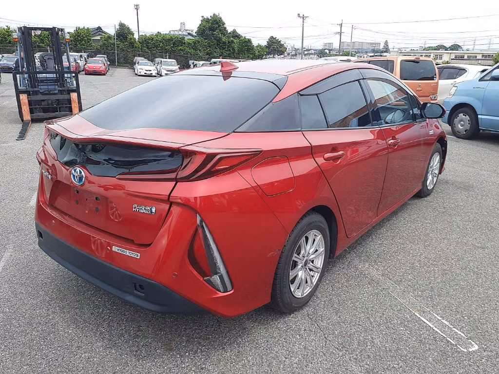 TOYOTA PRIUS PHV