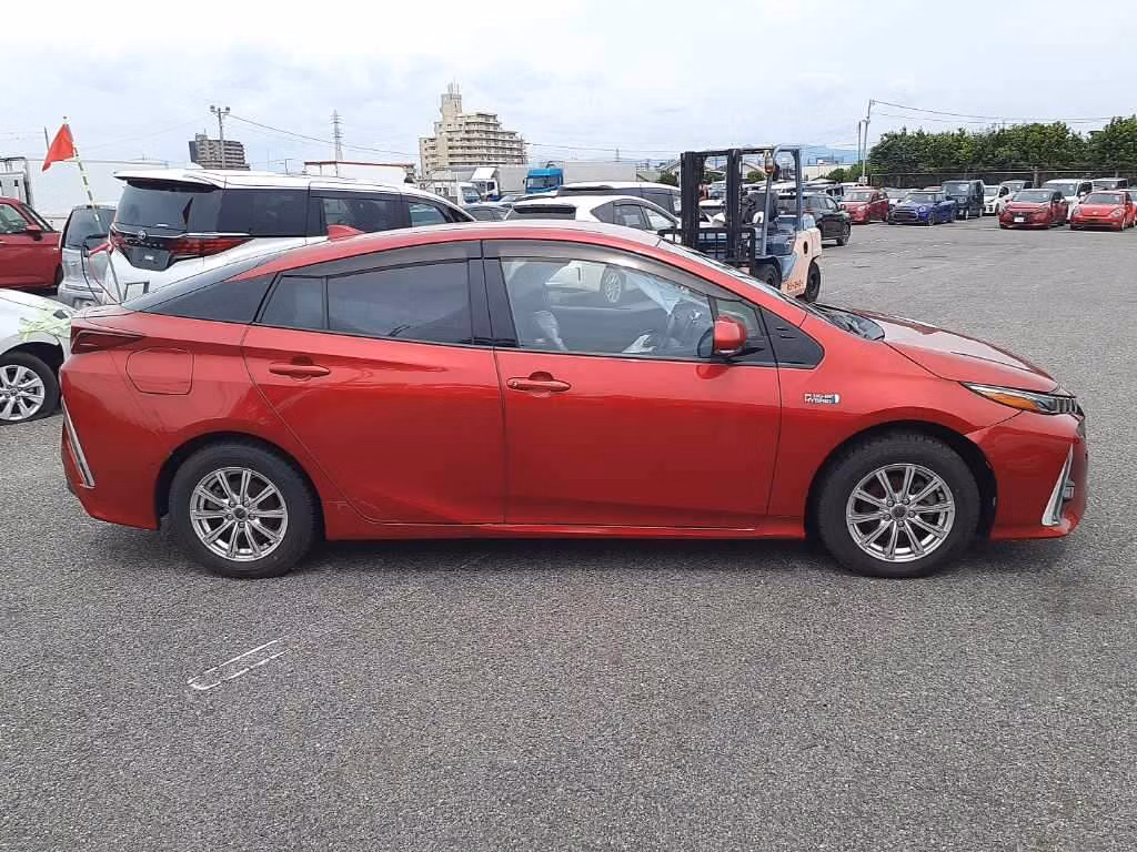 TOYOTA PRIUS PHV