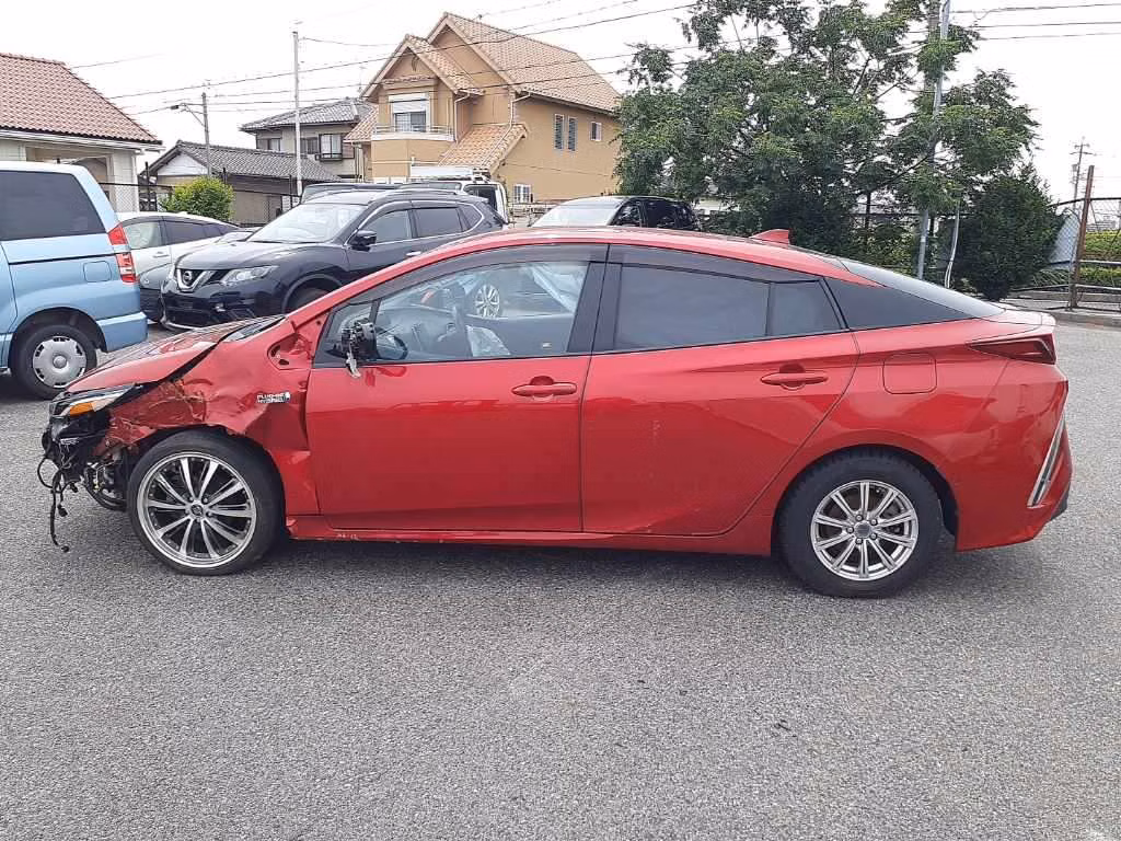 TOYOTA PRIUS PHV