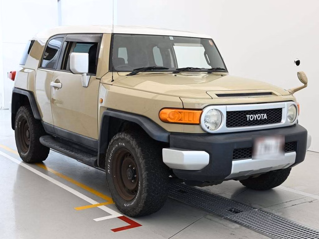 TOYOTA FJ CRUISER