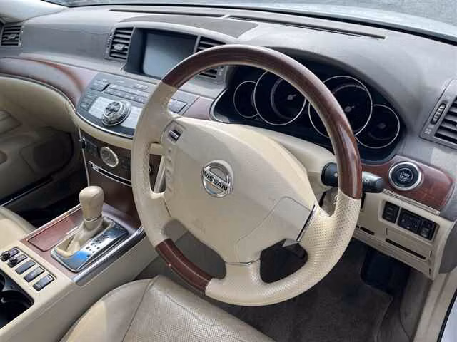 NISSAN FUGA