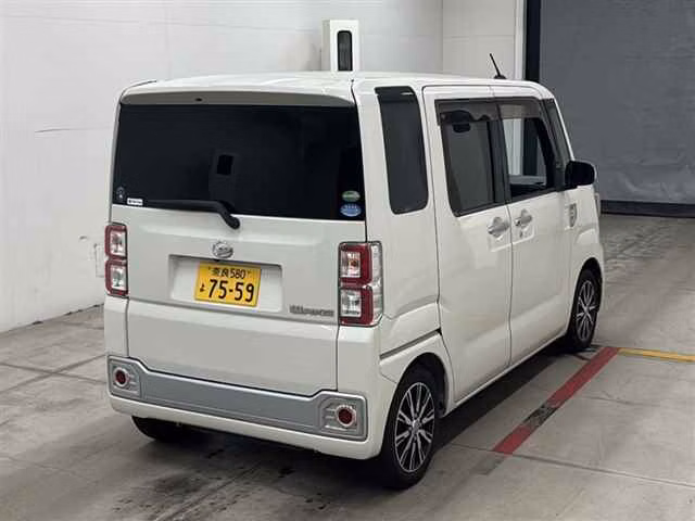 DAIHATSU WAKE