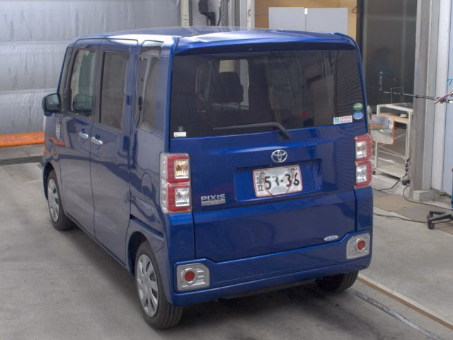 TOYOTA PIXIS MEGA