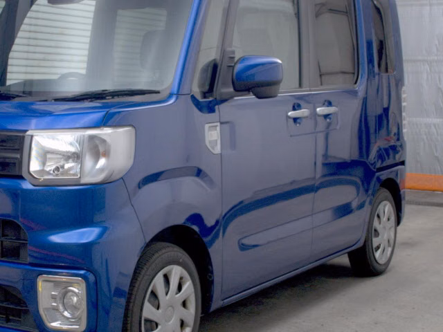 TOYOTA PIXIS MEGA