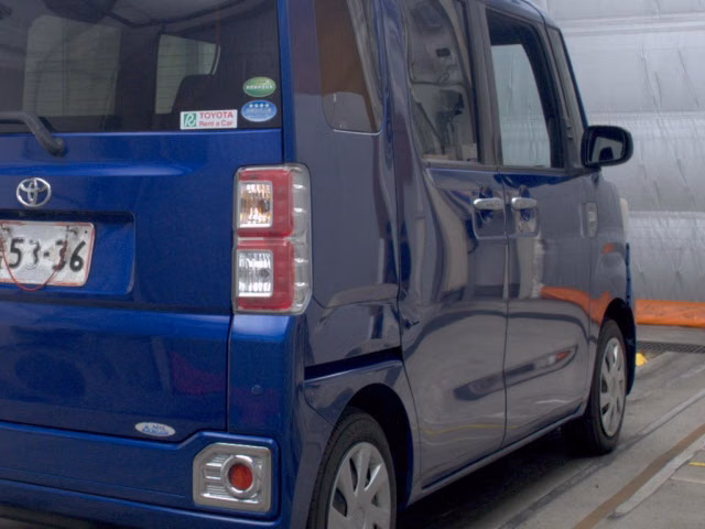TOYOTA PIXIS MEGA