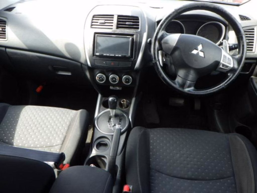 MITSUBISHI RVR